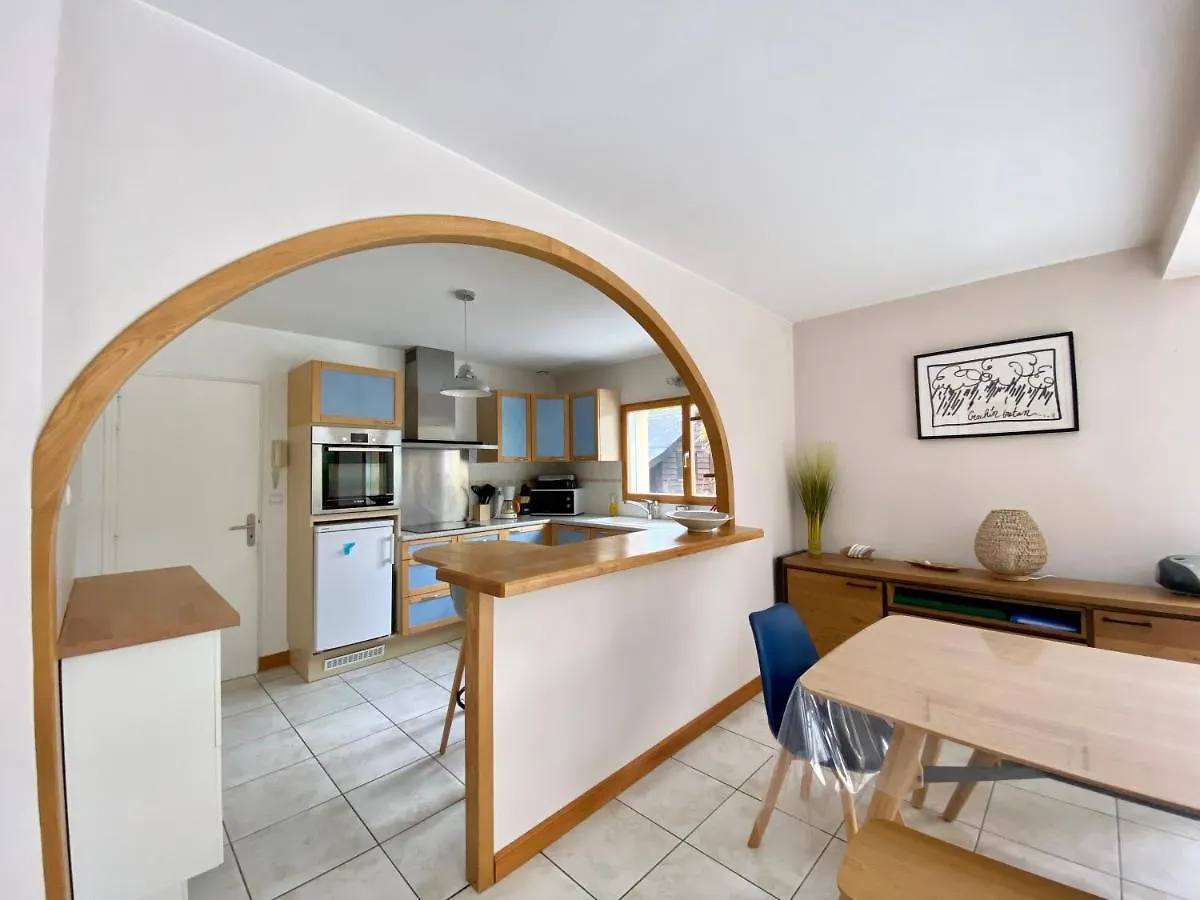 Holiday home Magnifique Maison Avec Piscine A Beg Meil Fouesnant